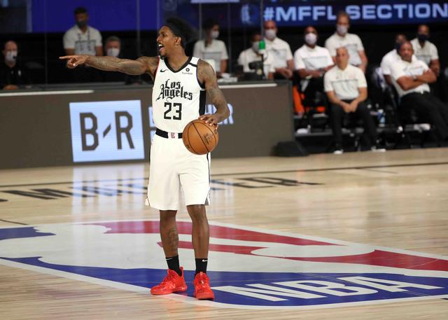 让我们拭目 让我们拭目