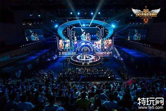 足球不仅是 足球不仅是